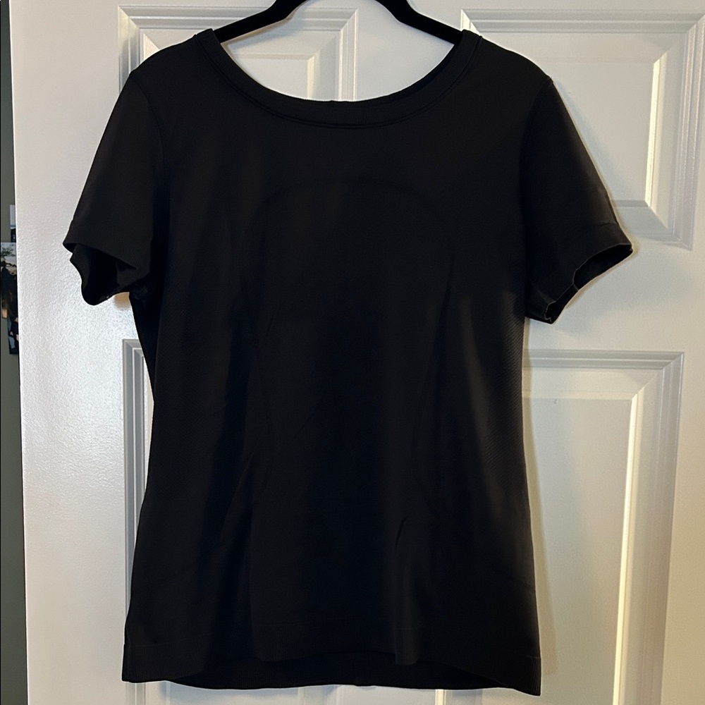 Lululemon athletica Black Short Sleeve Tee